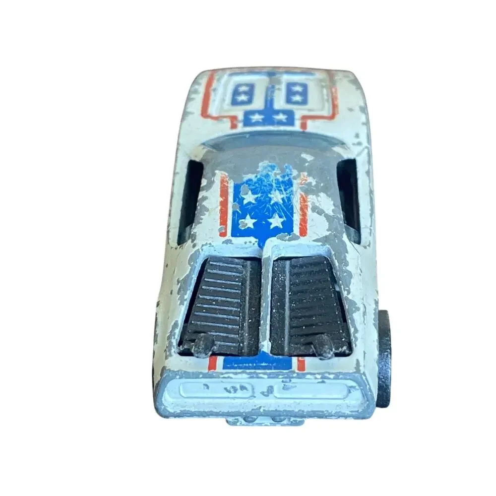Vintage Hot Wheels Redline Warpath White Flying Colors Race Car Toy *Read*